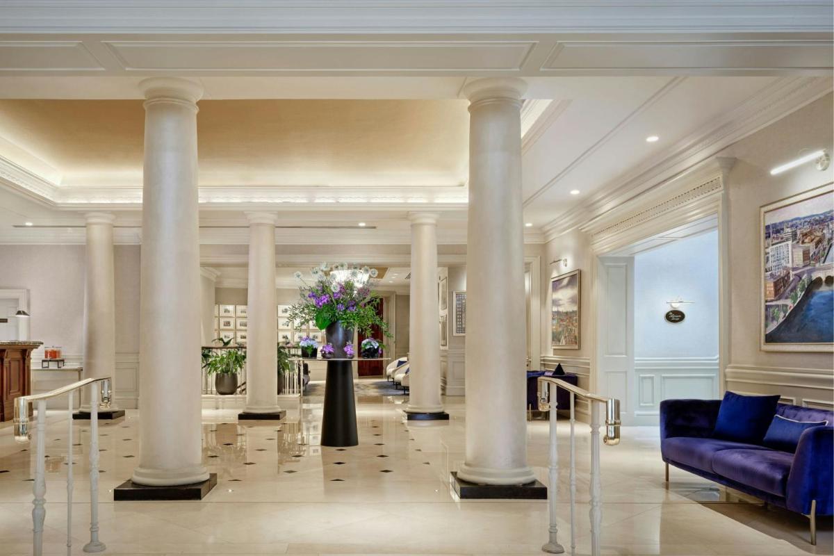 The College Green Dublin Hotel, Autograph Collection