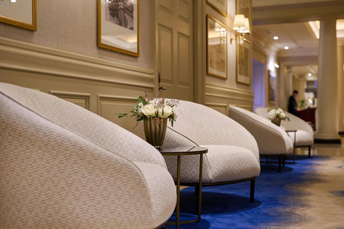 The College Green Dublin Hotel, Autograph Collection
