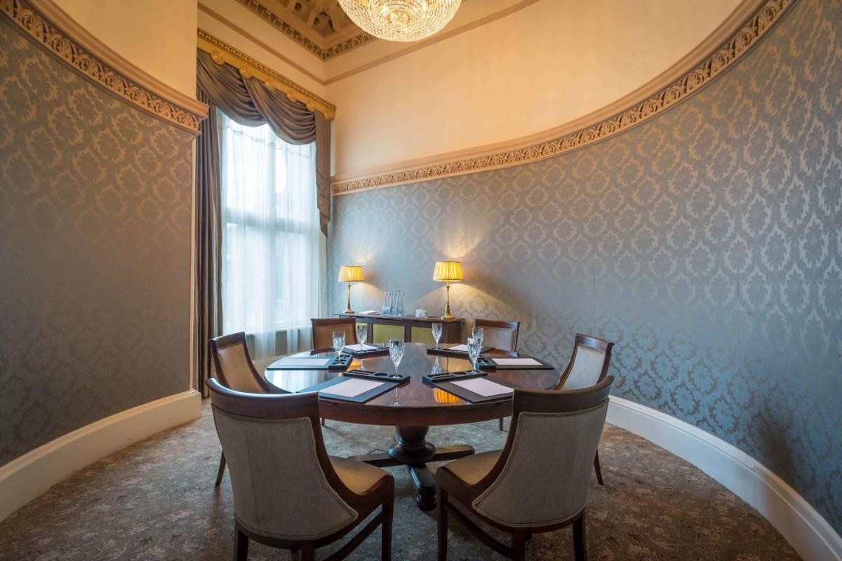 The College Green Dublin Hotel, Autograph Collection