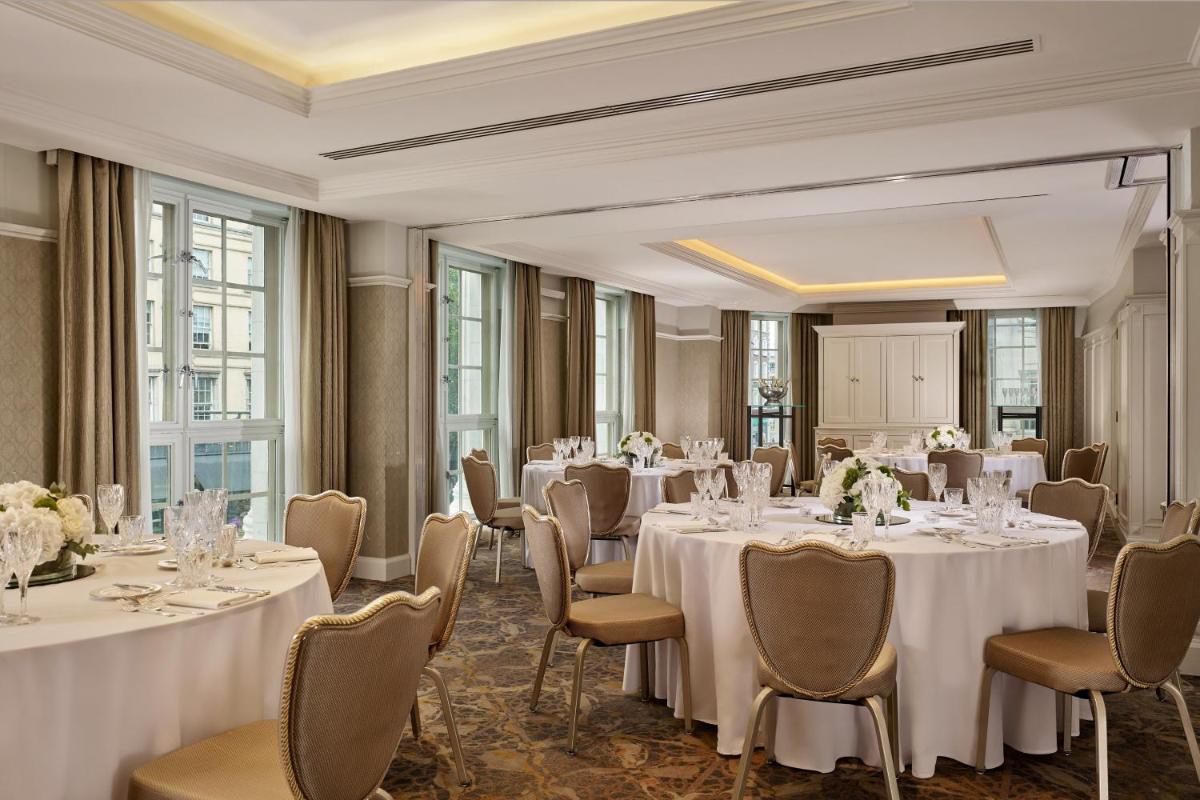 The College Green Dublin Hotel, Autograph Collection
