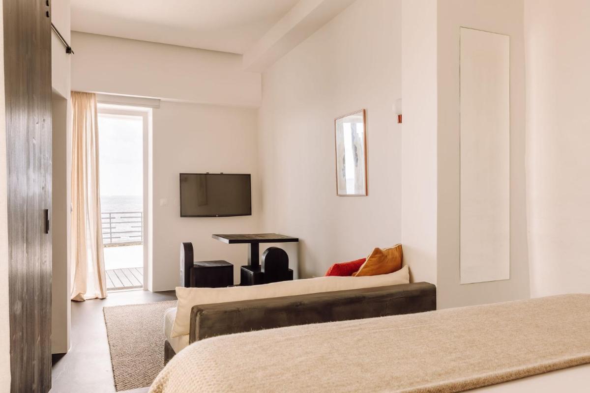 White Exclusive Suites & Villas