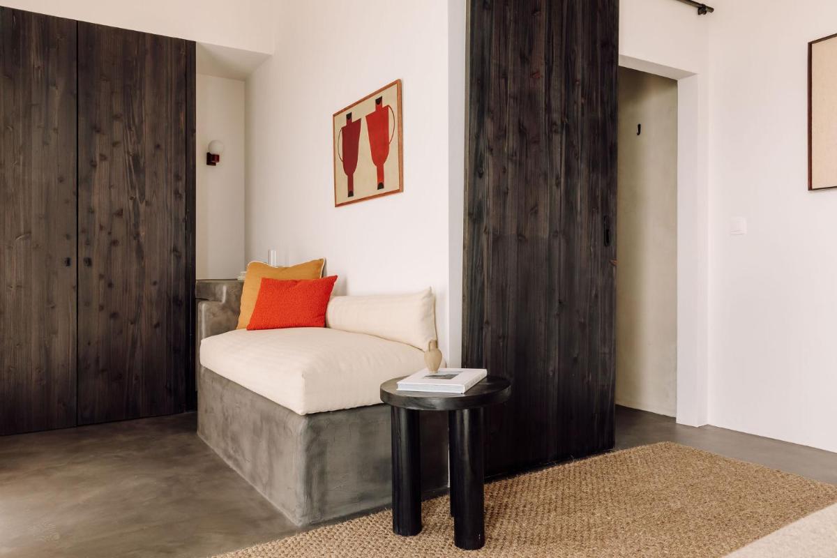 White Exclusive Suites & Villas