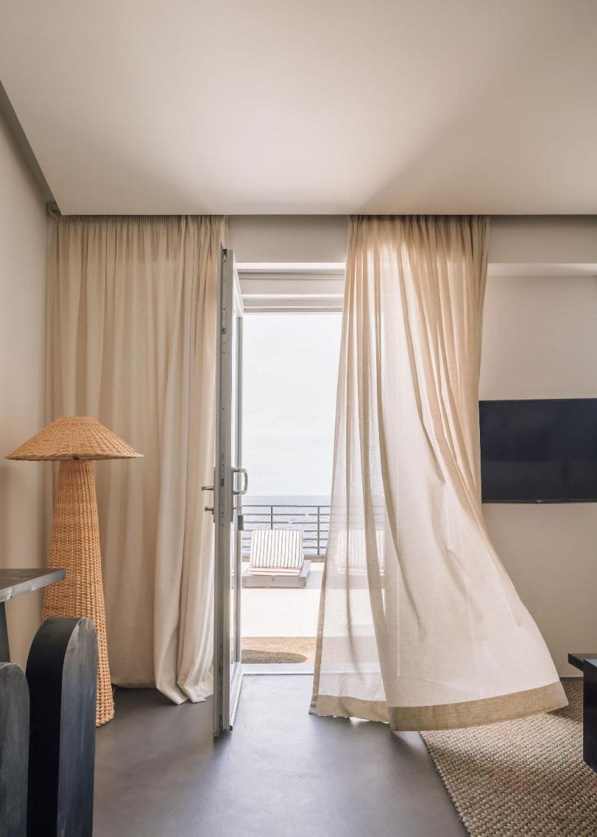 White Exclusive Suites & Villas