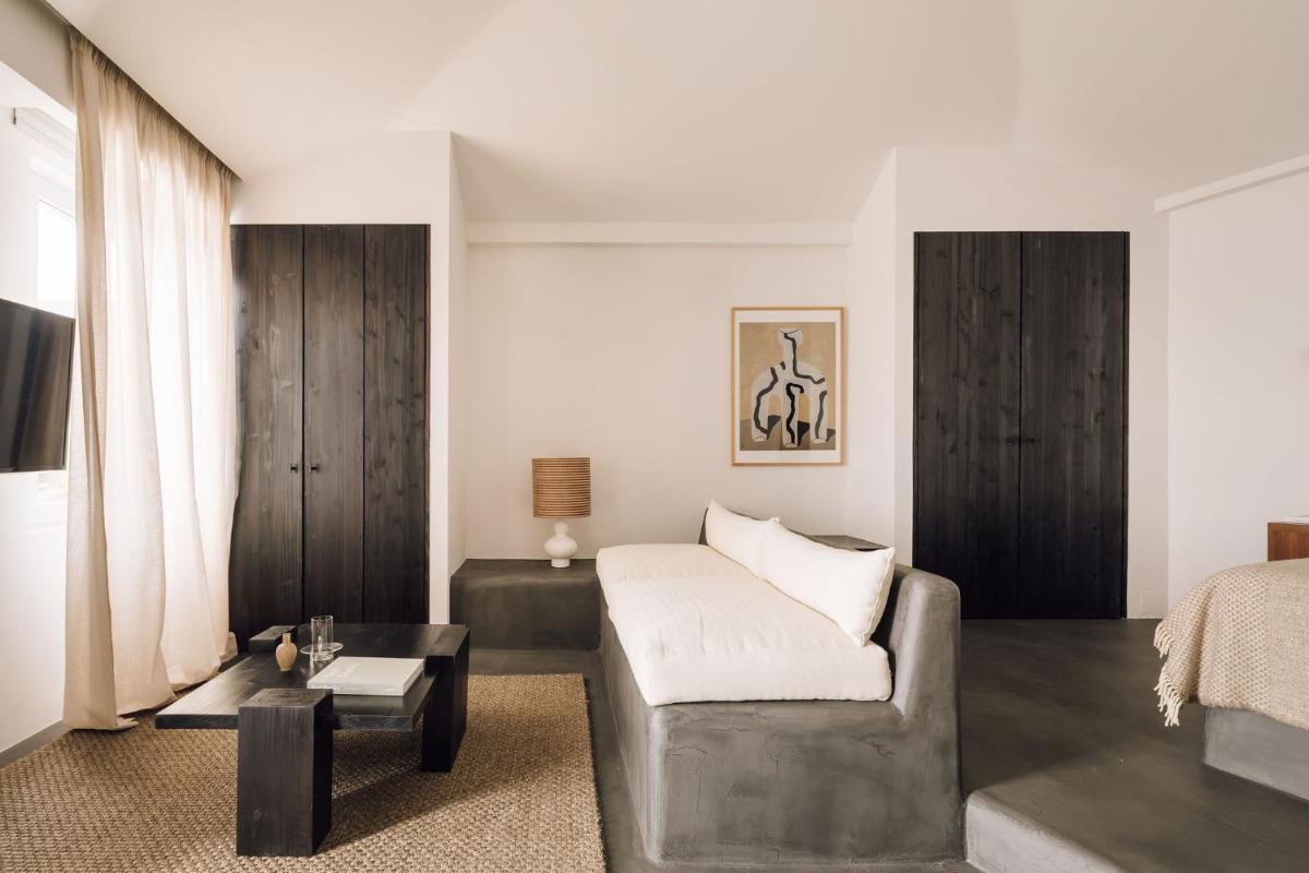 White Exclusive Suites & Villas