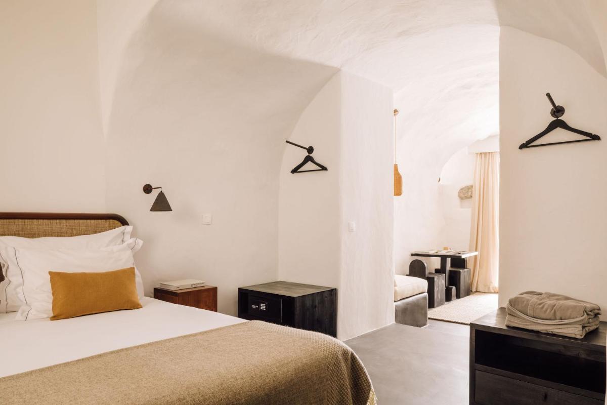 White Exclusive Suites & Villas