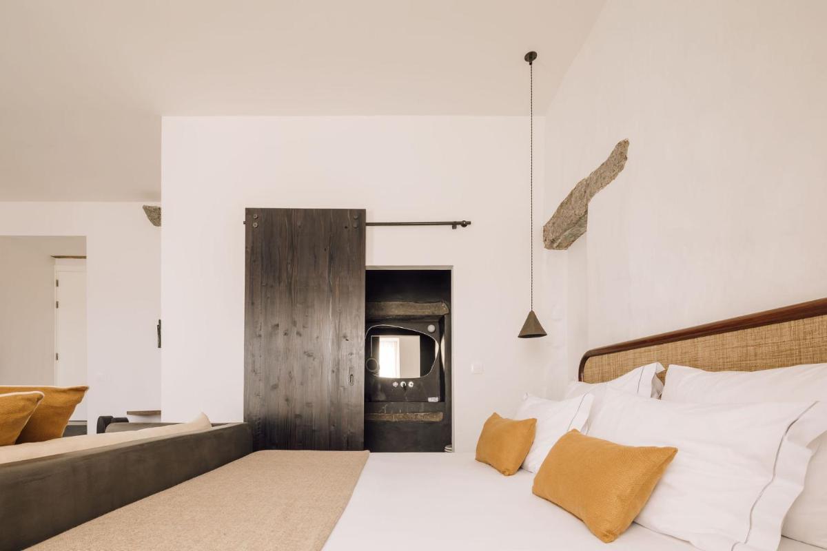 White Exclusive Suites & Villas