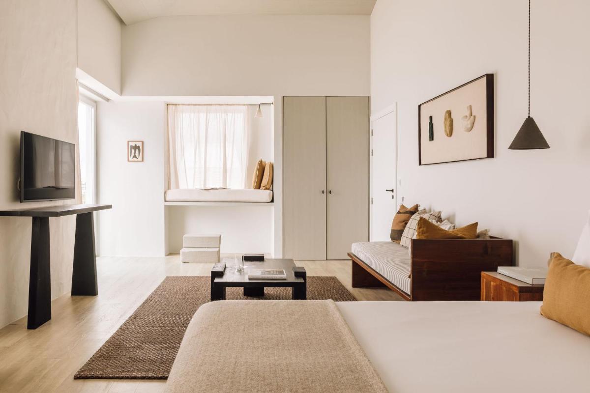 White Exclusive Suites & Villas