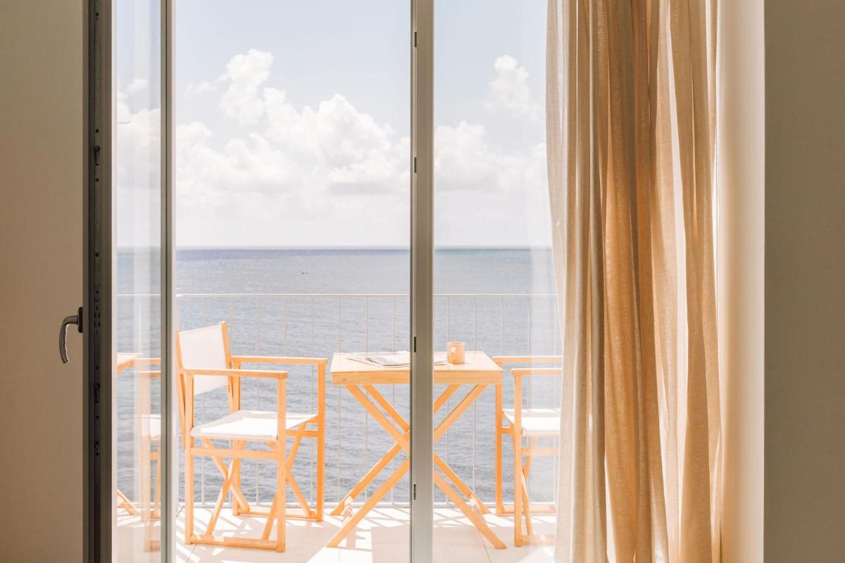 White Exclusive Suites & Villas