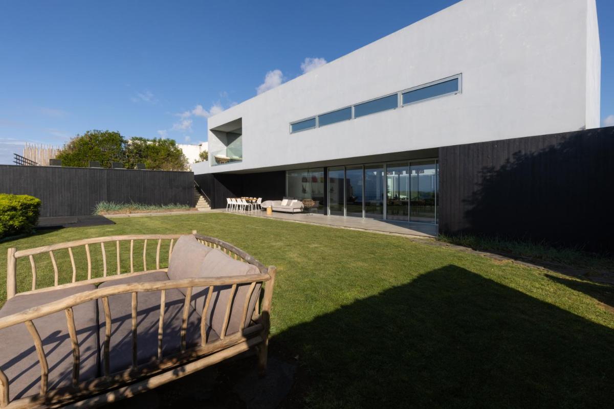 White Exclusive Suites & Villas