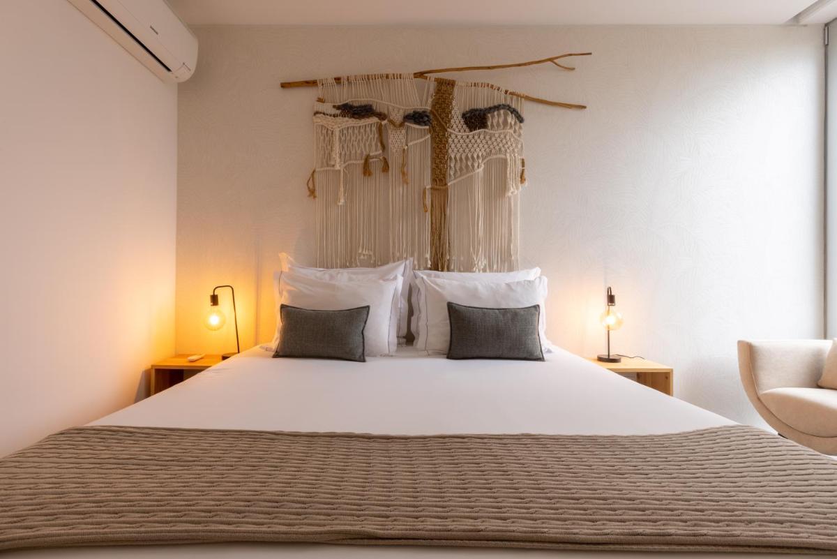 White Exclusive Suites & Villas