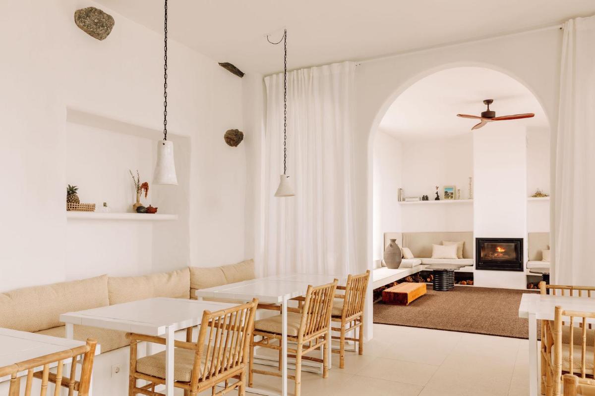 White Exclusive Suites & Villas