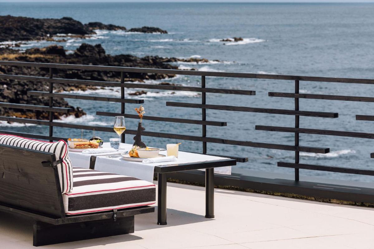 White Exclusive Suites & Villas