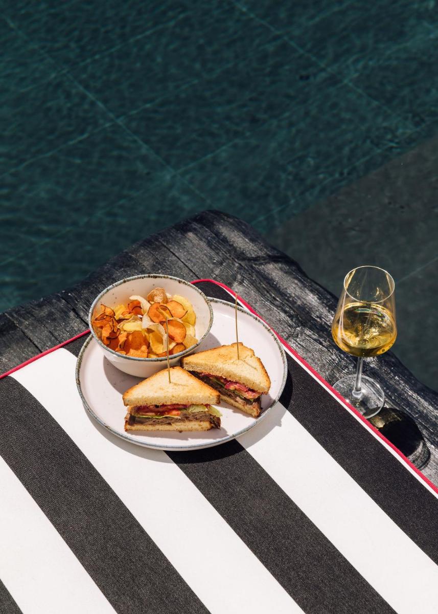 White Exclusive Suites & Villas