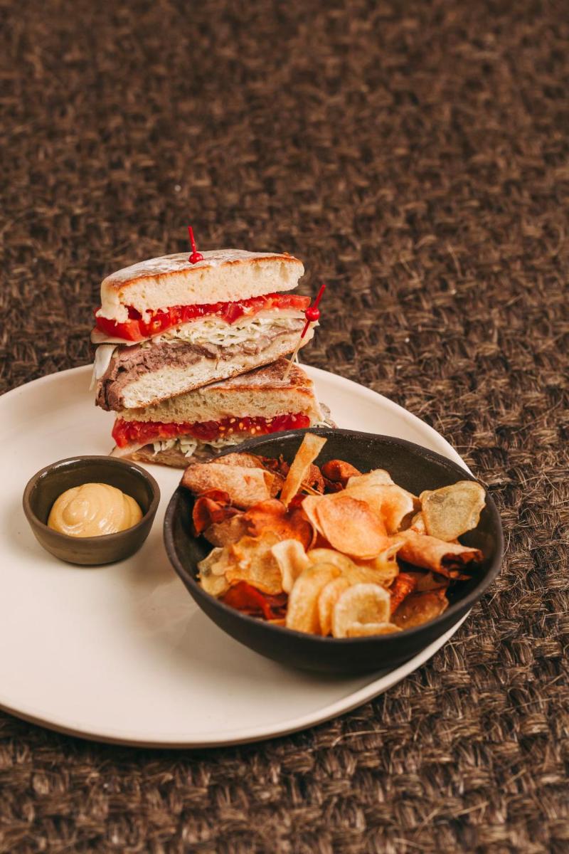 White Exclusive Suites & Villas