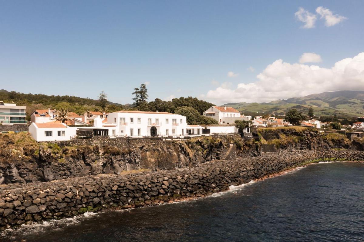 White Exclusive Suites & Villas