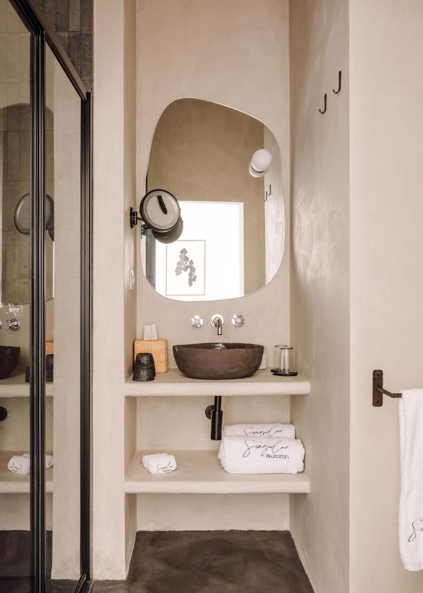 White Exclusive Suites & Villas