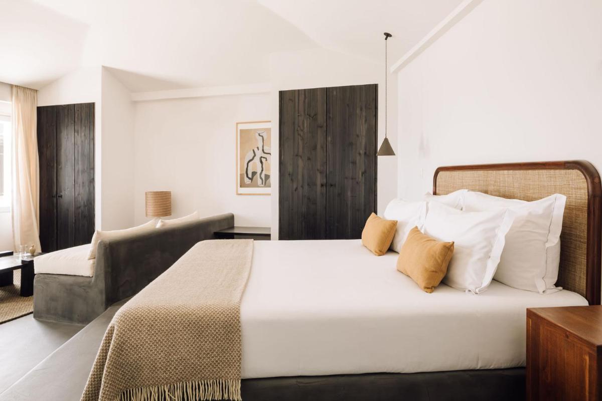 White Exclusive Suites & Villas