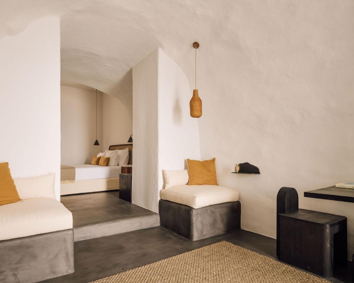 White Exclusive Suites & Villas