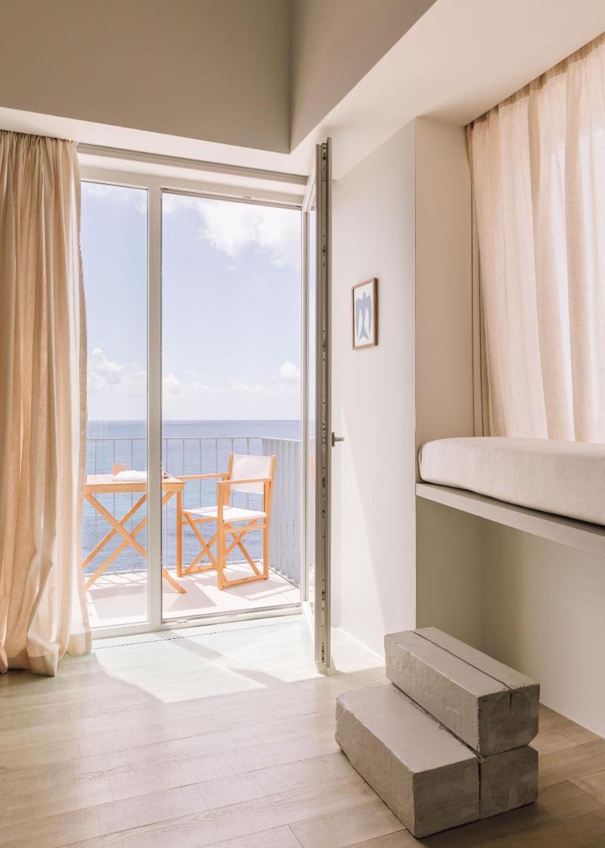 White Exclusive Suites & Villas