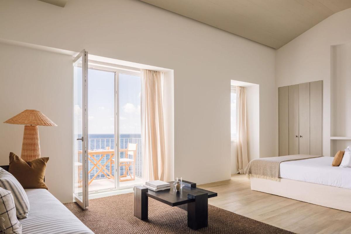 White Exclusive Suites & Villas