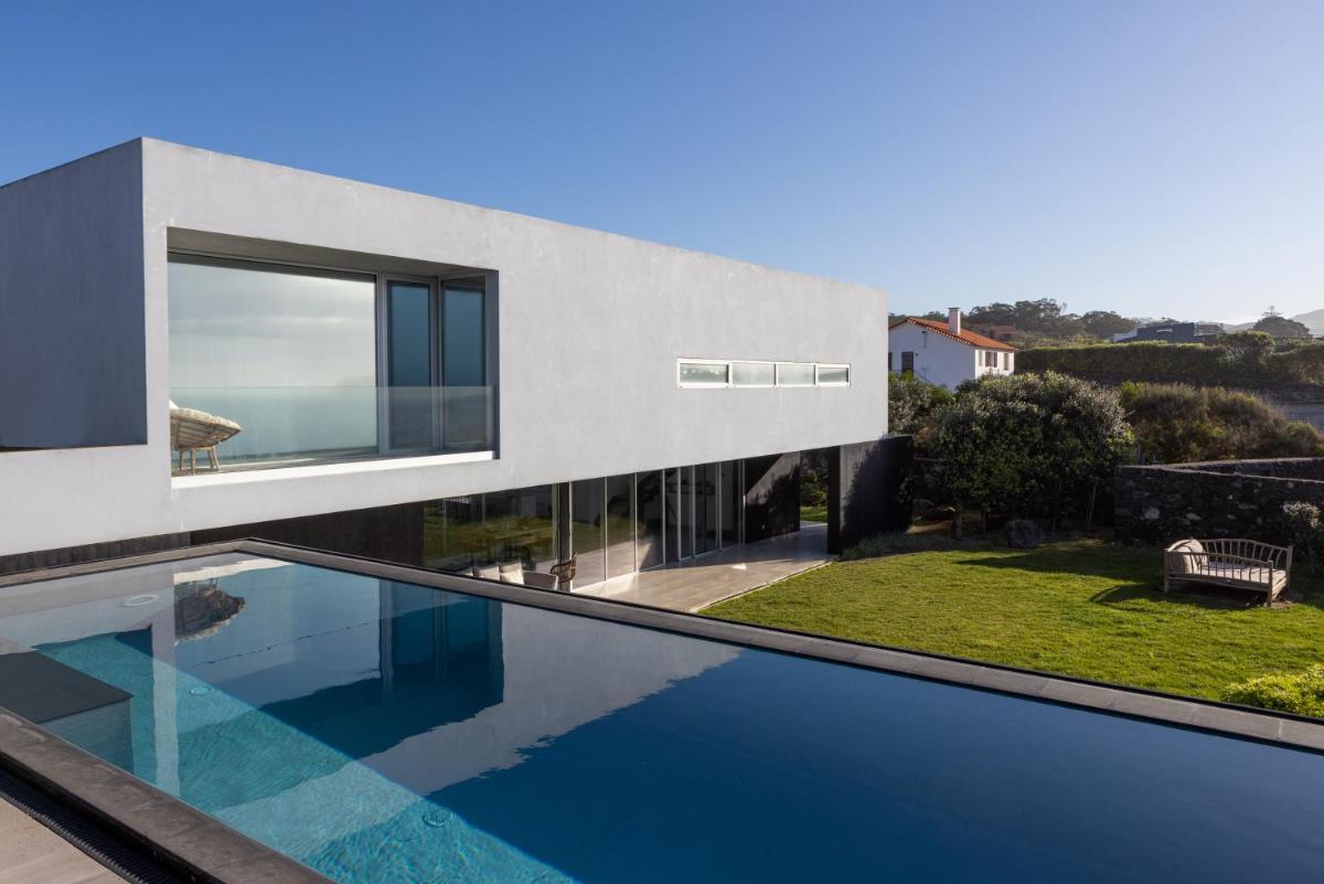 White Exclusive Suites & Villas