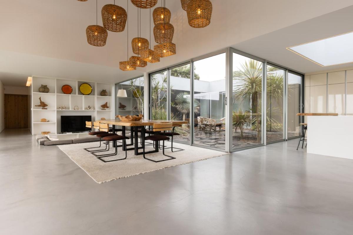 White Exclusive Suites & Villas