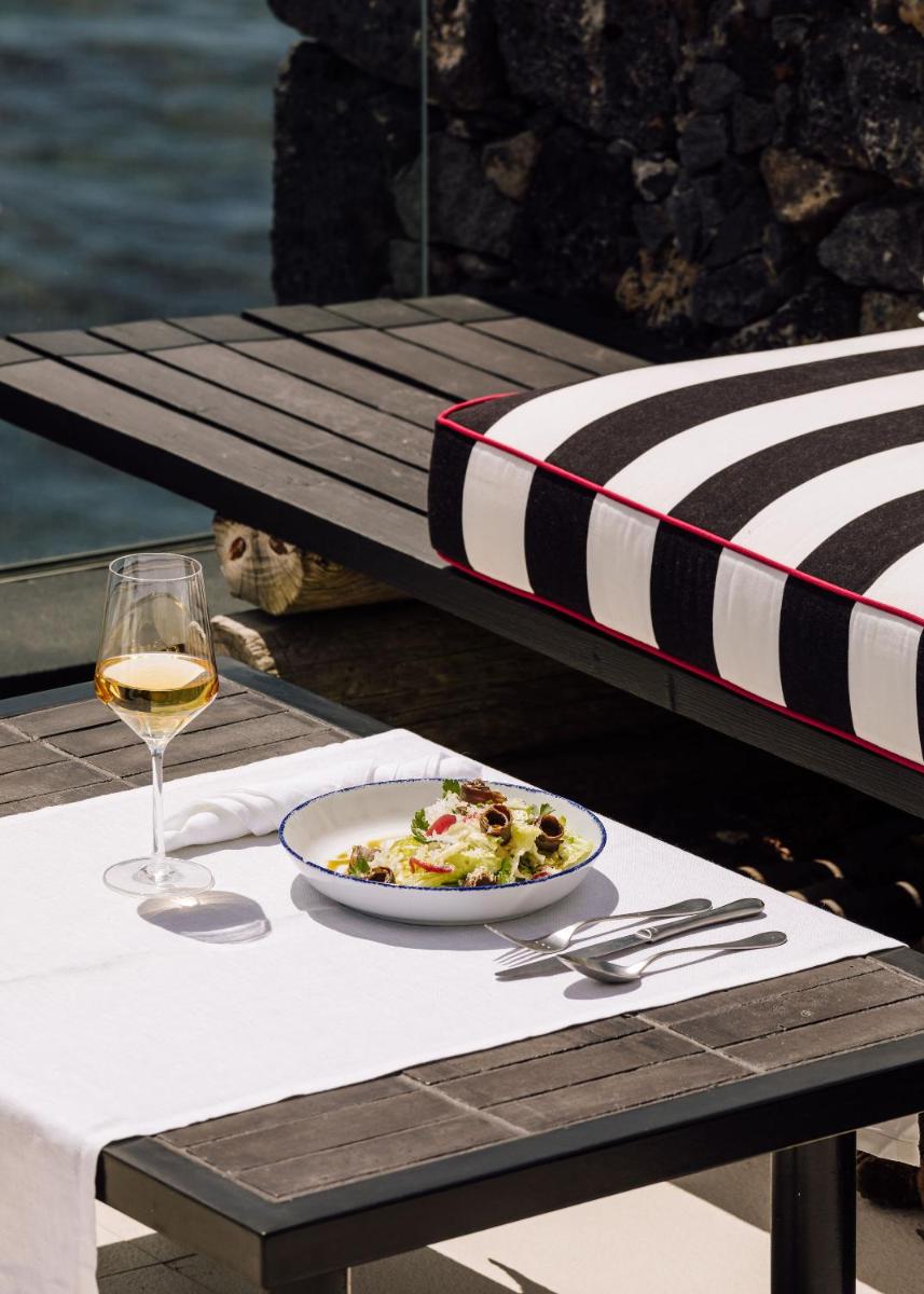 White Exclusive Suites & Villas