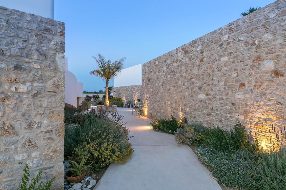 White Pearls-Adults Only Luxury Suites