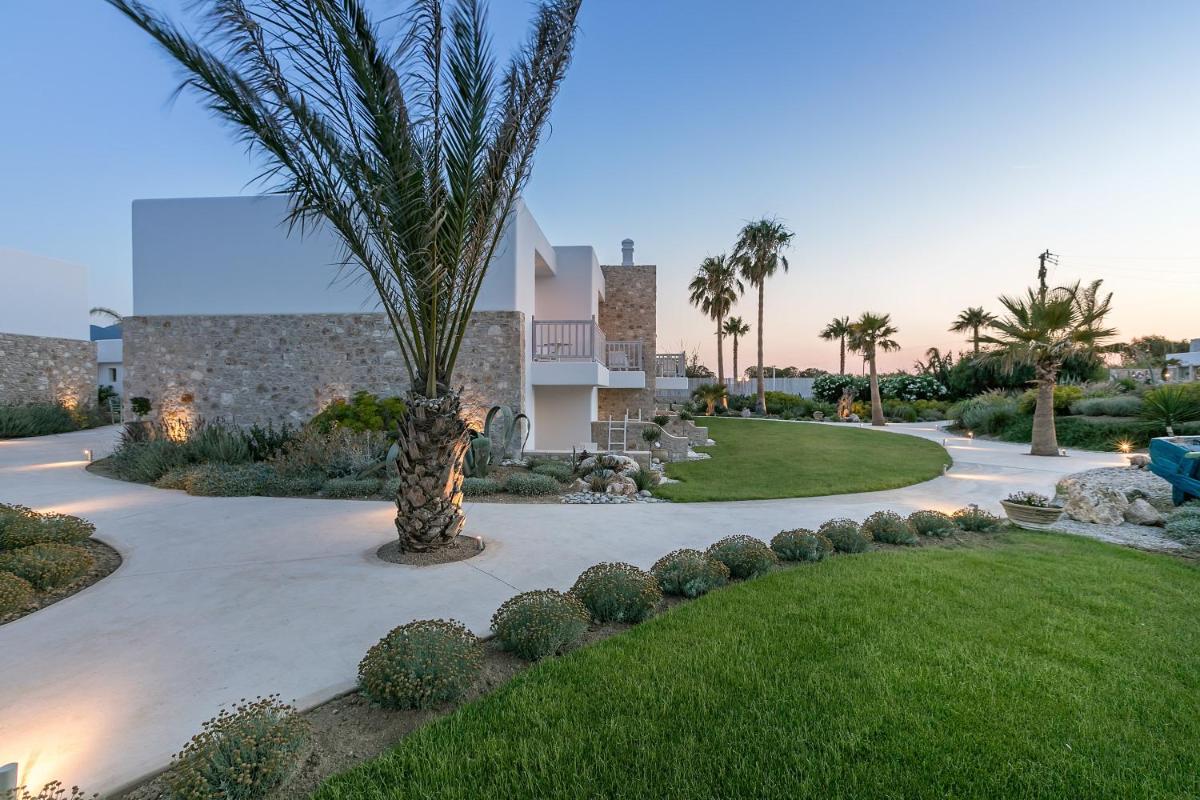 White Pearls-Adults Only Luxury Suites