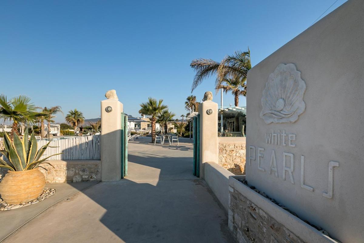 White Pearls-Adults Only Luxury Suites