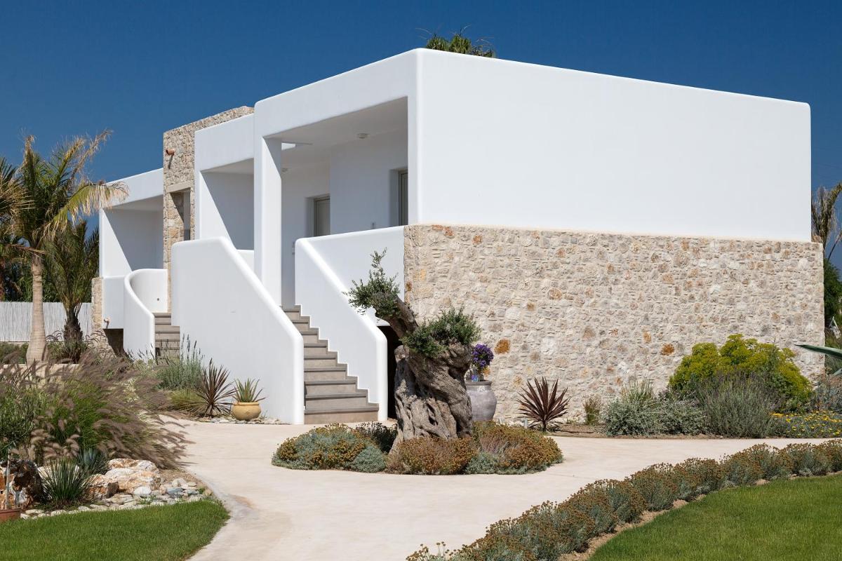 White Pearls-Adults Only Luxury Suites