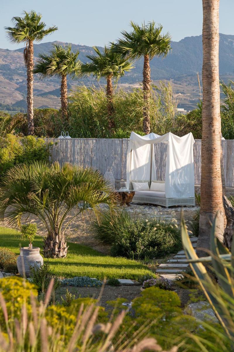 White Pearls-Adults Only Luxury Suites