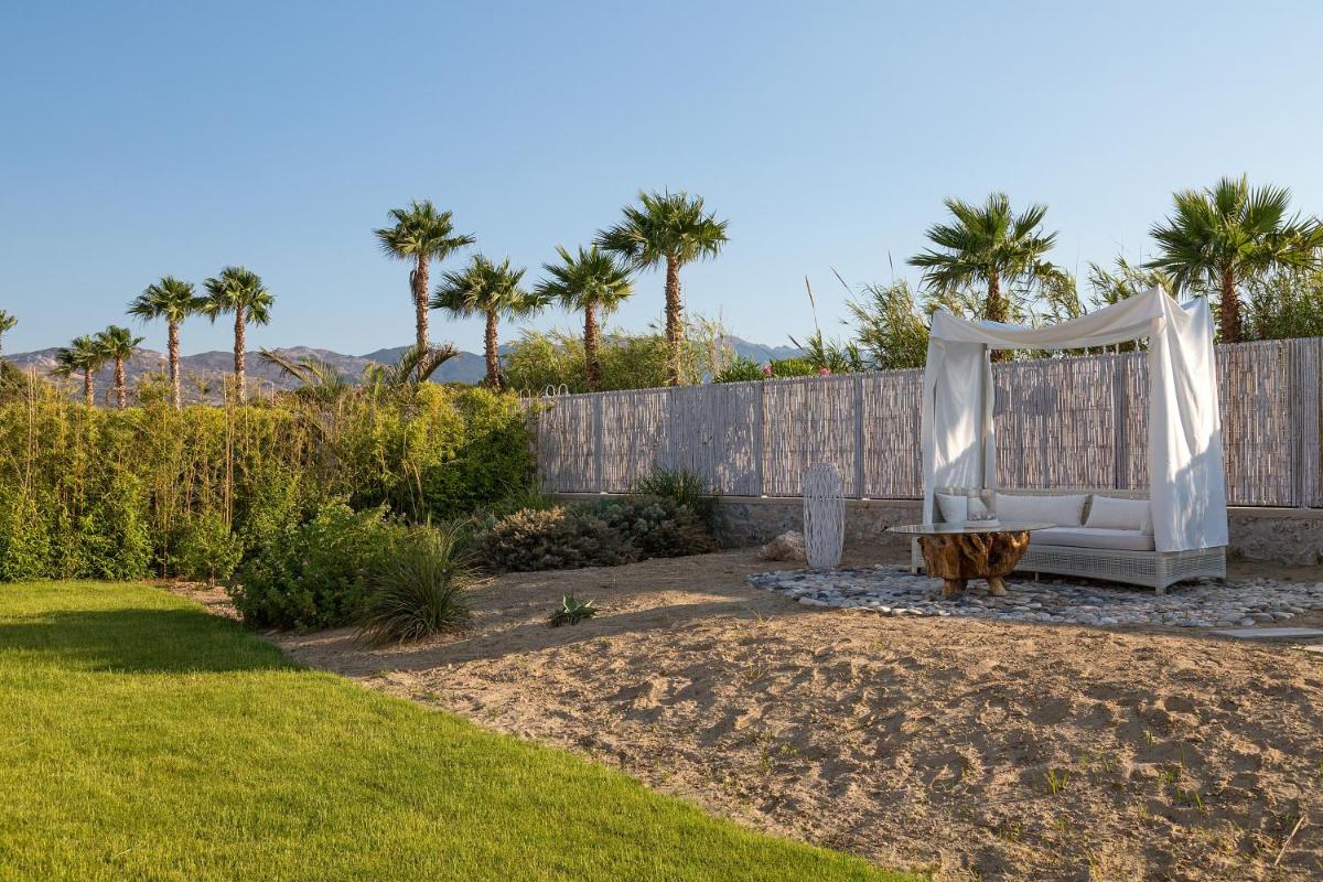 White Pearls-Adults Only Luxury Suites