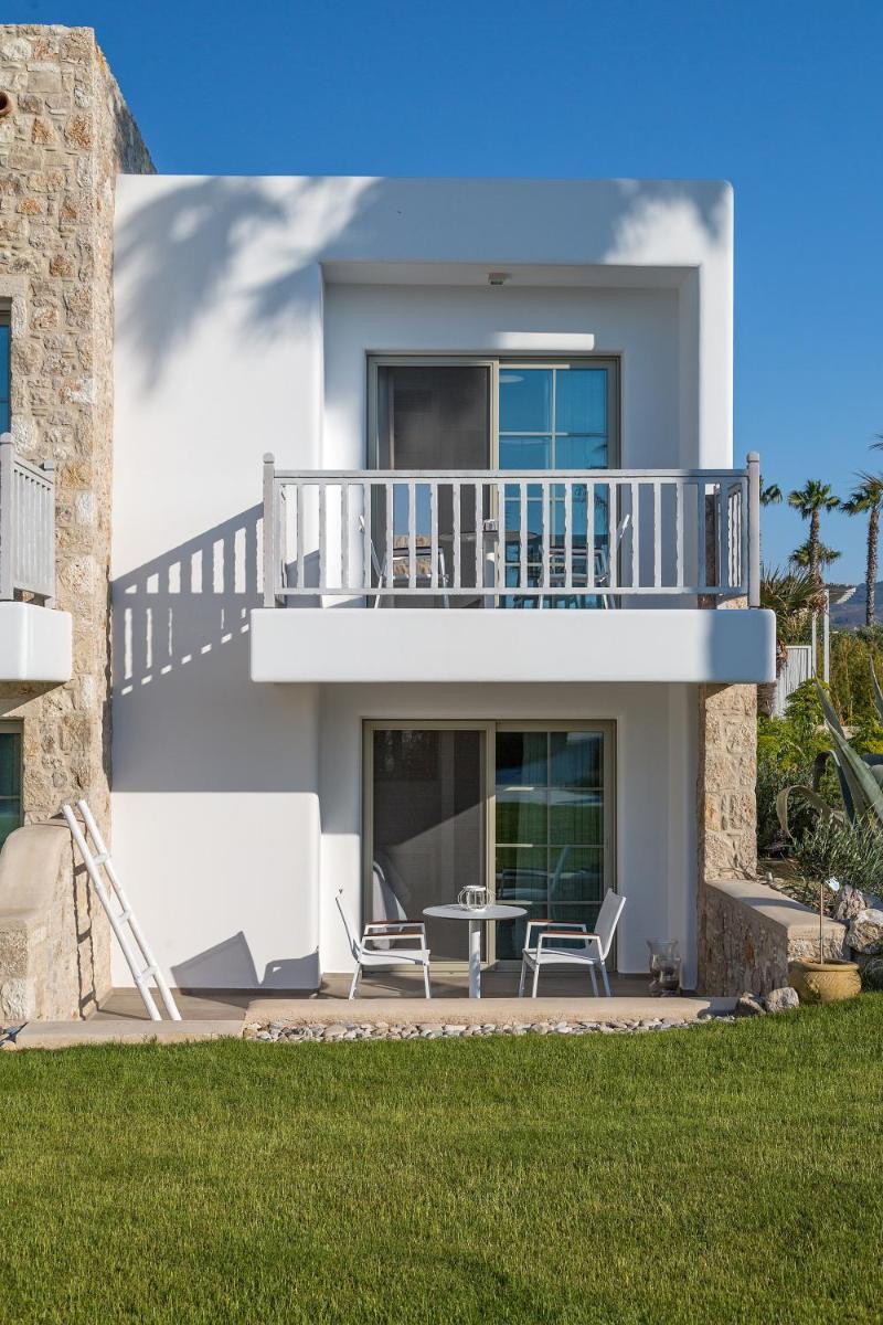 White Pearls-Adults Only Luxury Suites