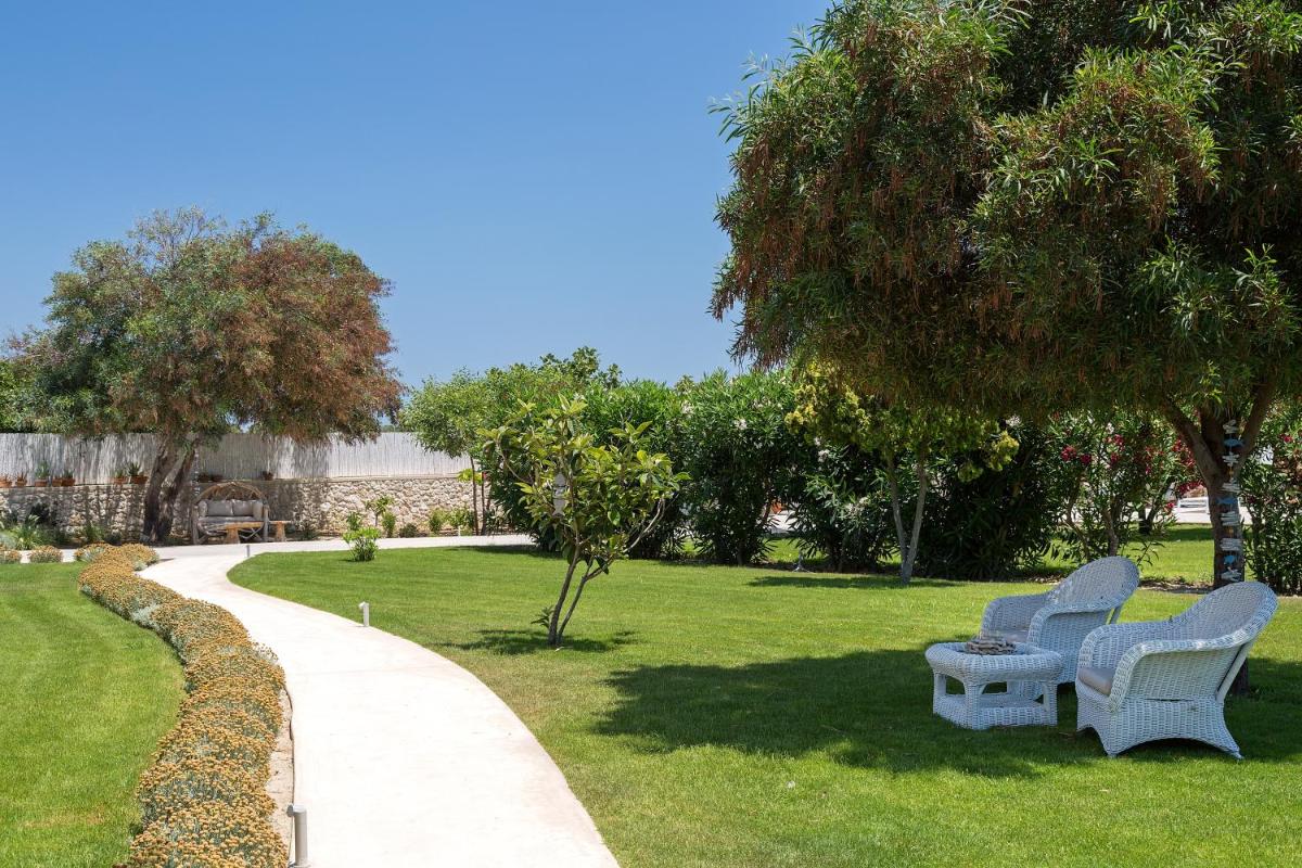 White Pearls-Adults Only Luxury Suites