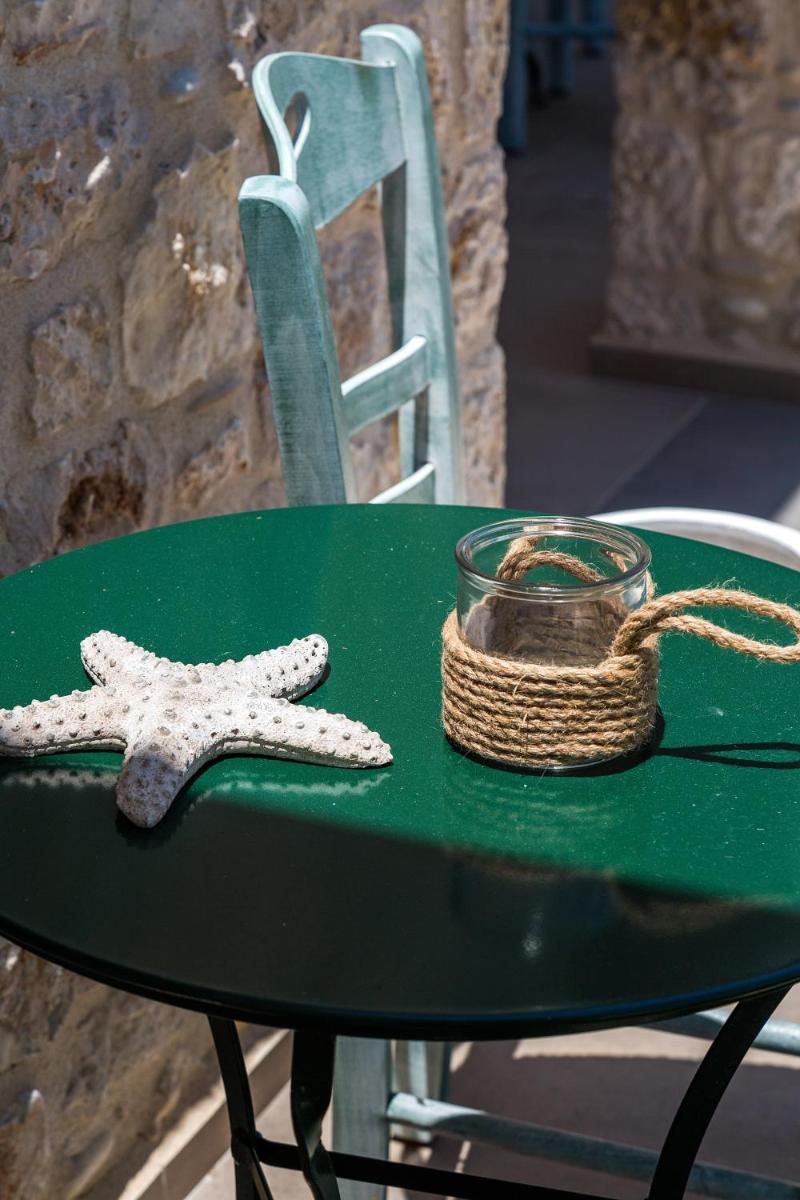 White Pearls-Adults Only Luxury Suites