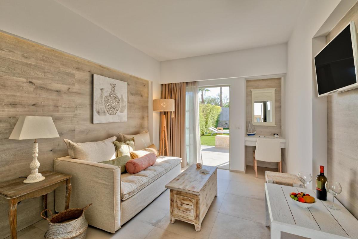 White Pearls-Adults Only Luxury Suites