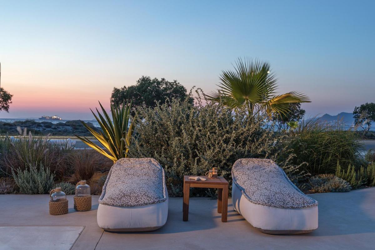 White Pearls-Adults Only Luxury Suites