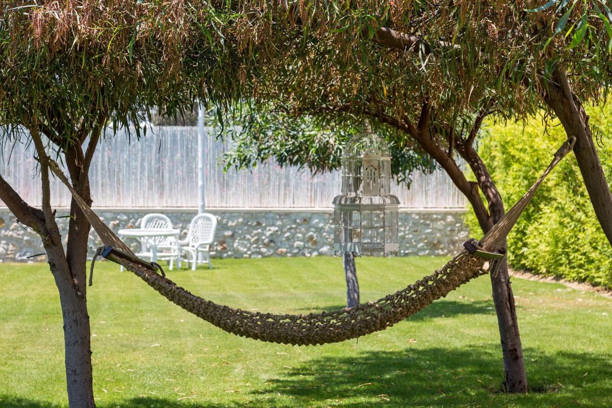 White Pearls-Adults Only Luxury Suites