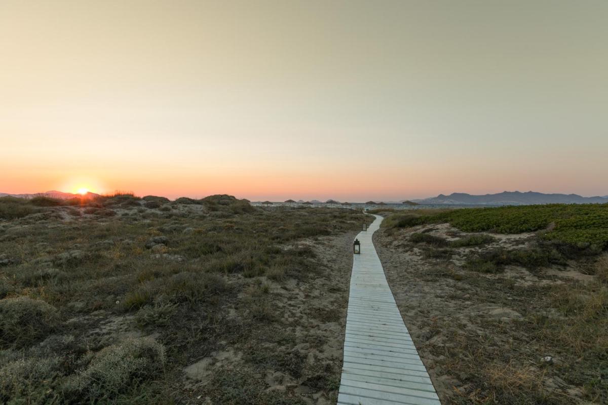 White Pearls-Adults Only Luxury Suites