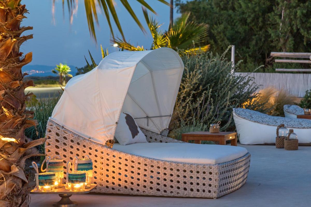 White Pearls-Adults Only Luxury Suites