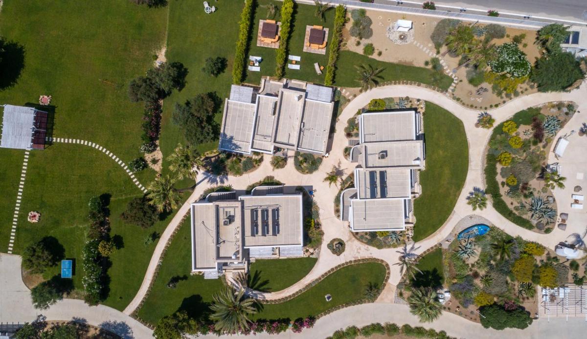 White Pearls-Adults Only Luxury Suites