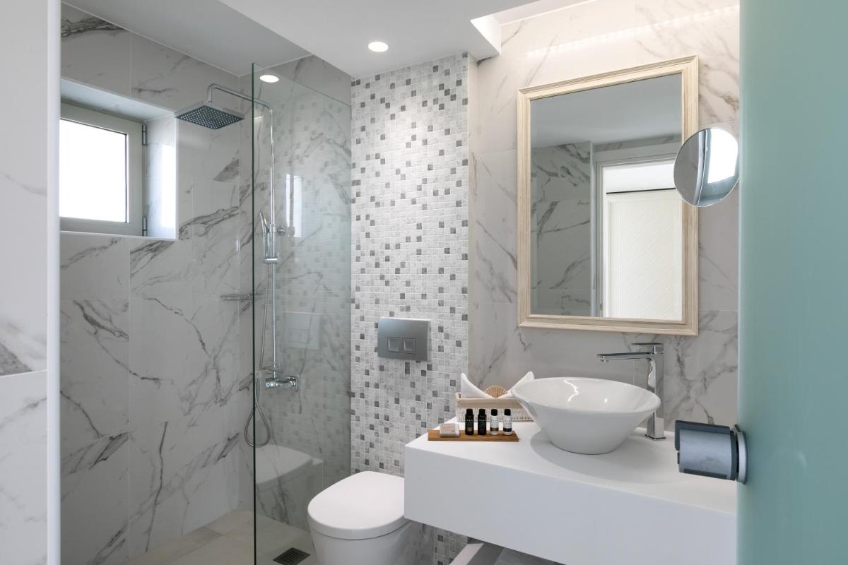 White Pearls-Adults Only Luxury Suites