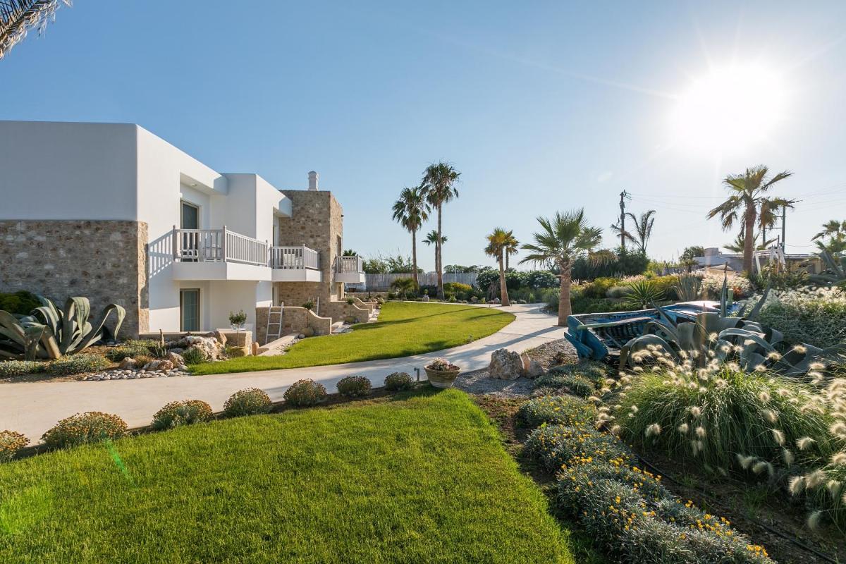 White Pearls-Adults Only Luxury Suites