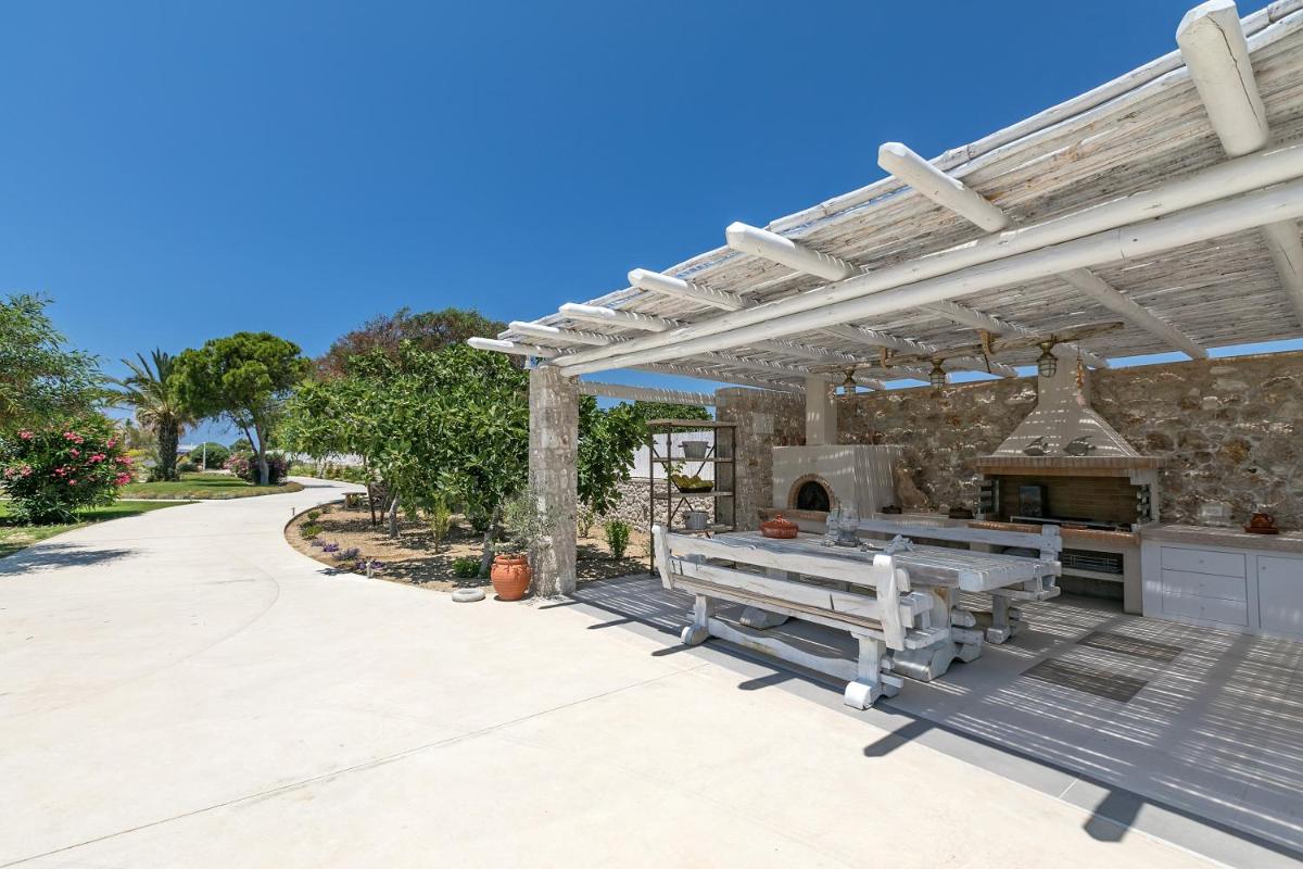 White Pearls-Adults Only Luxury Suites