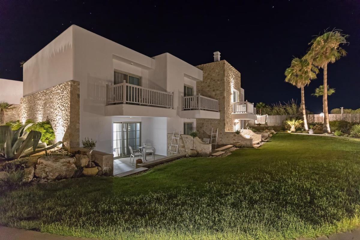 White Pearls-Adults Only Luxury Suites