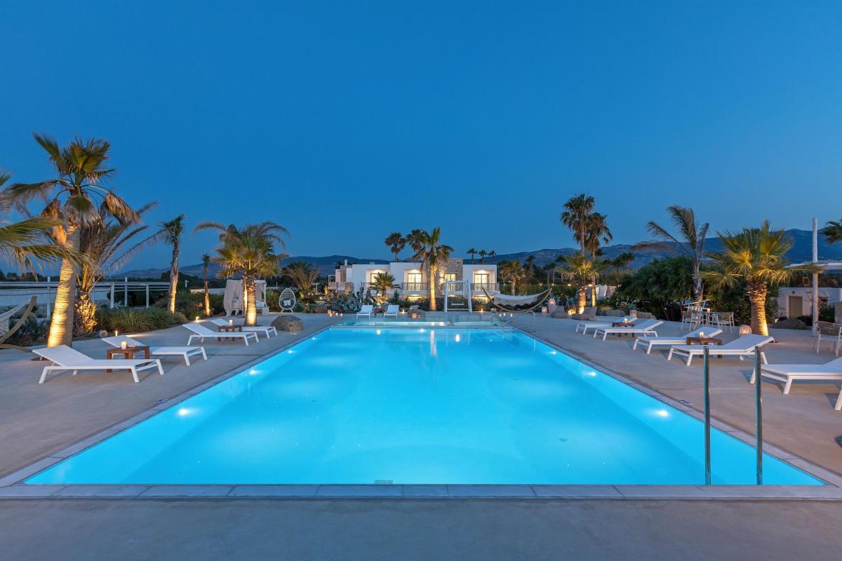 White Pearls-Adults Only Luxury Suites