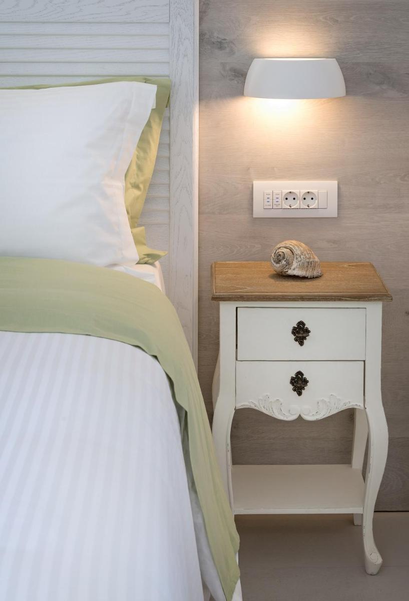 White Pearls-Adults Only Luxury Suites