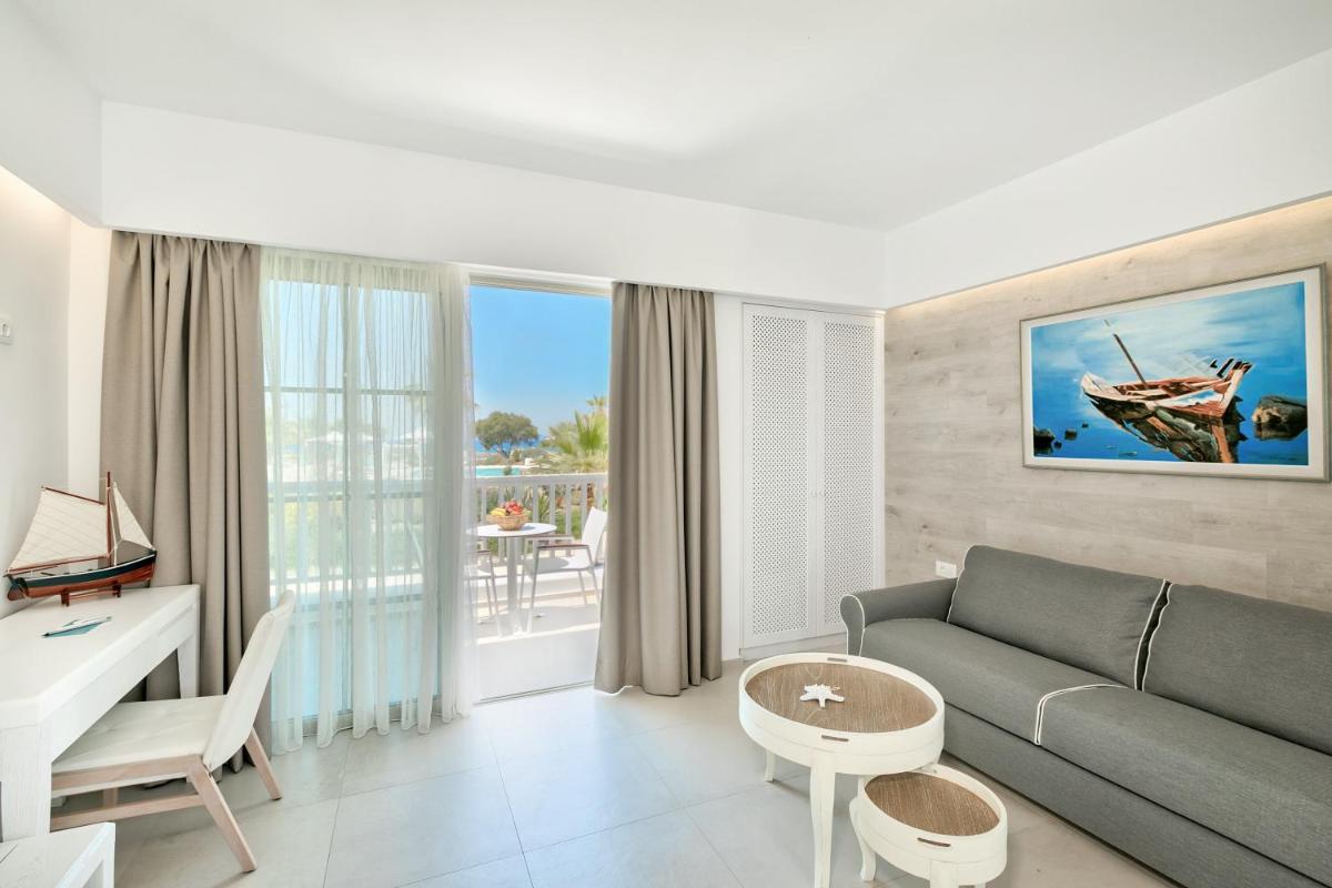 White Pearls-Adults Only Luxury Suites