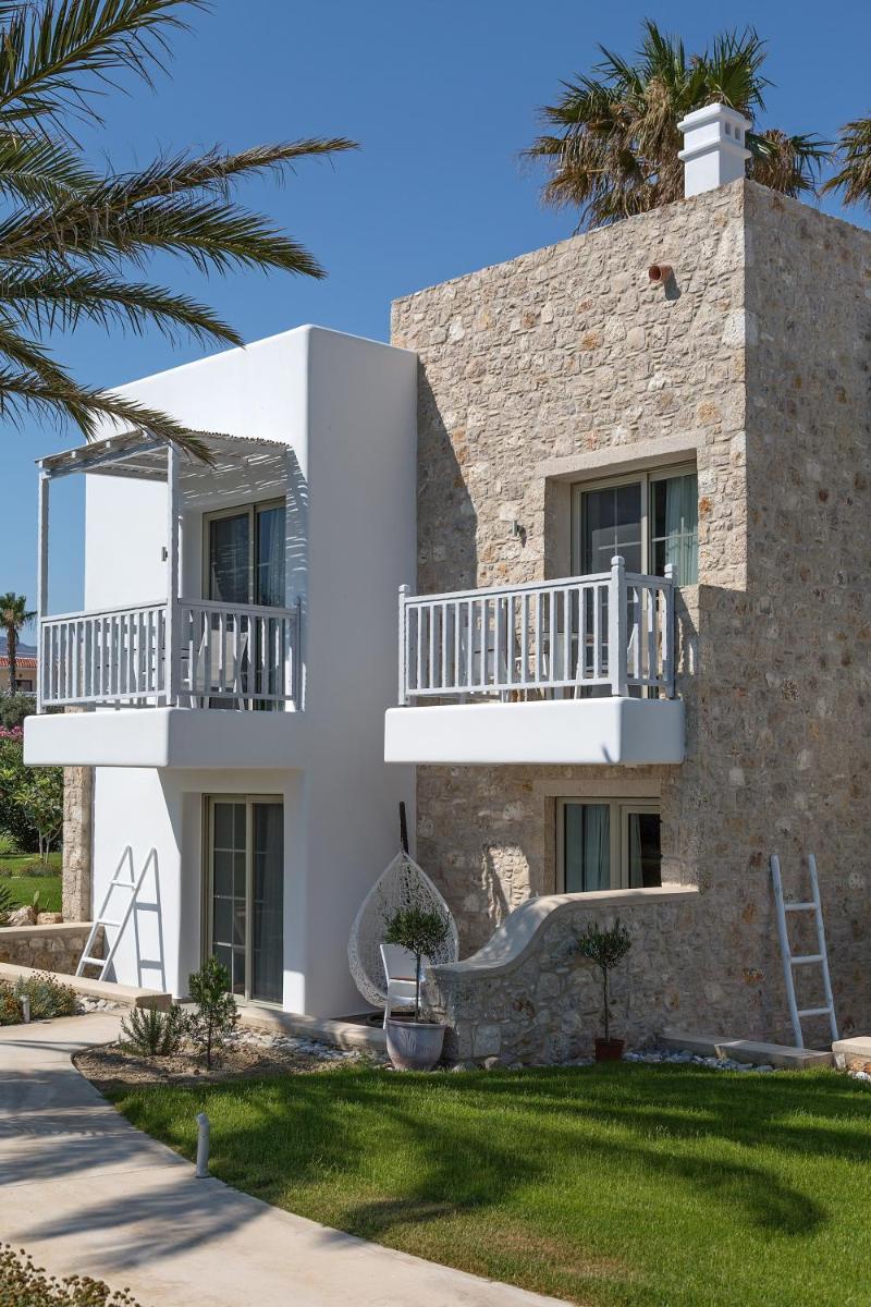 White Pearls-Adults Only Luxury Suites